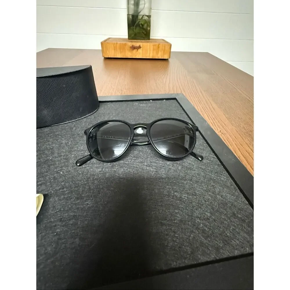 PRADA BLACK SUNGLASSES 🕶️